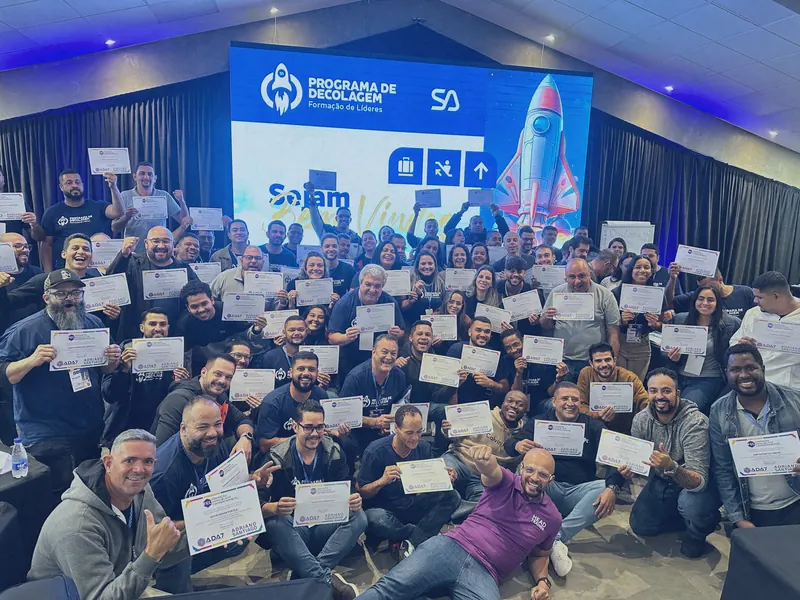 Turma formada com certificados no CODNA Performance Instituto